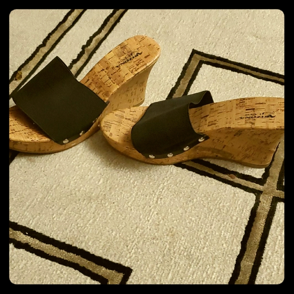 Black cork wedges